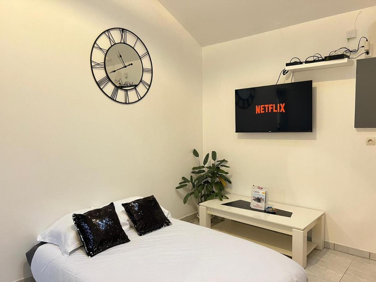 Le Mollien Apartment Calais Bagian luar foto